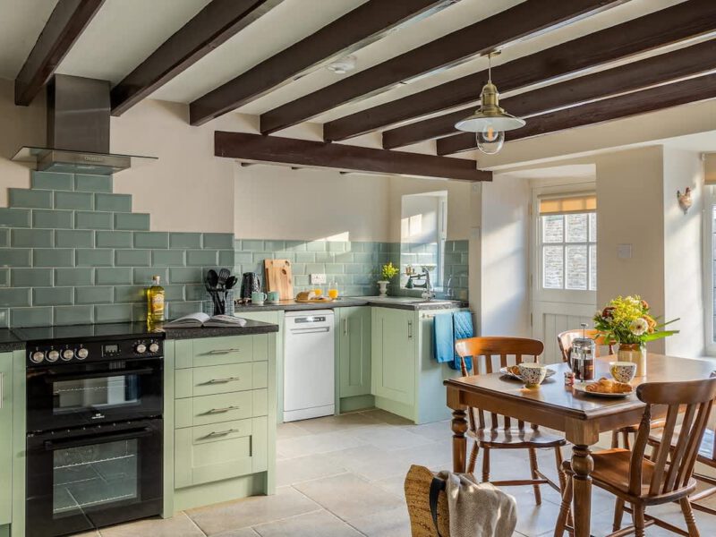 Garth Cottage kitchen and dining area with dog-friendly accommodation for 4.