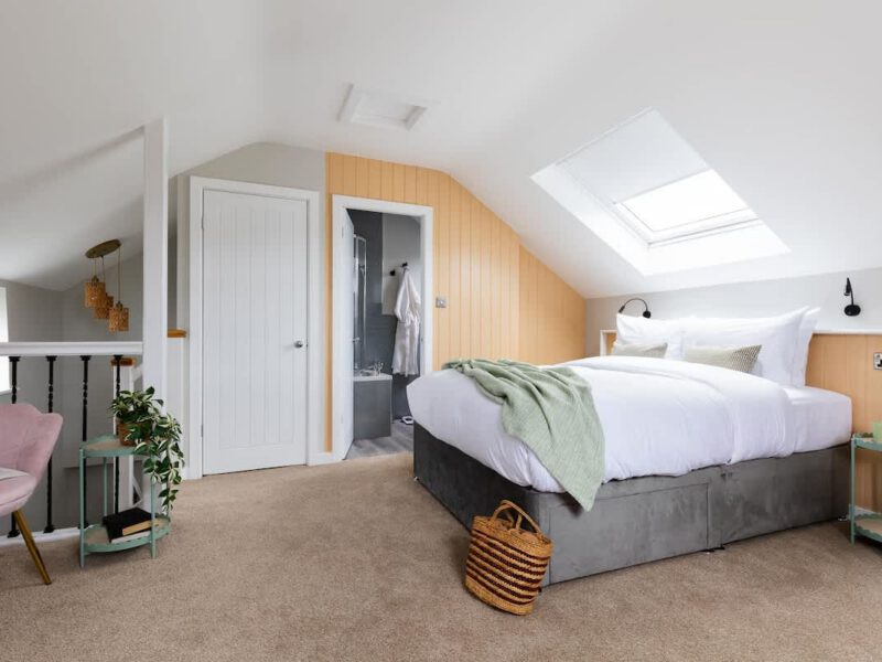 Cozy bedroom with ensuite bathroom at Ivy Mews barn, sleeps 2.