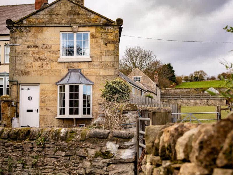 Yew Tree Cottage: stone facade holiday let with countryside views.