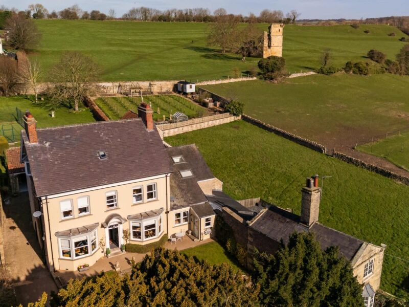 East Wing holiday let with tennis court and country views.